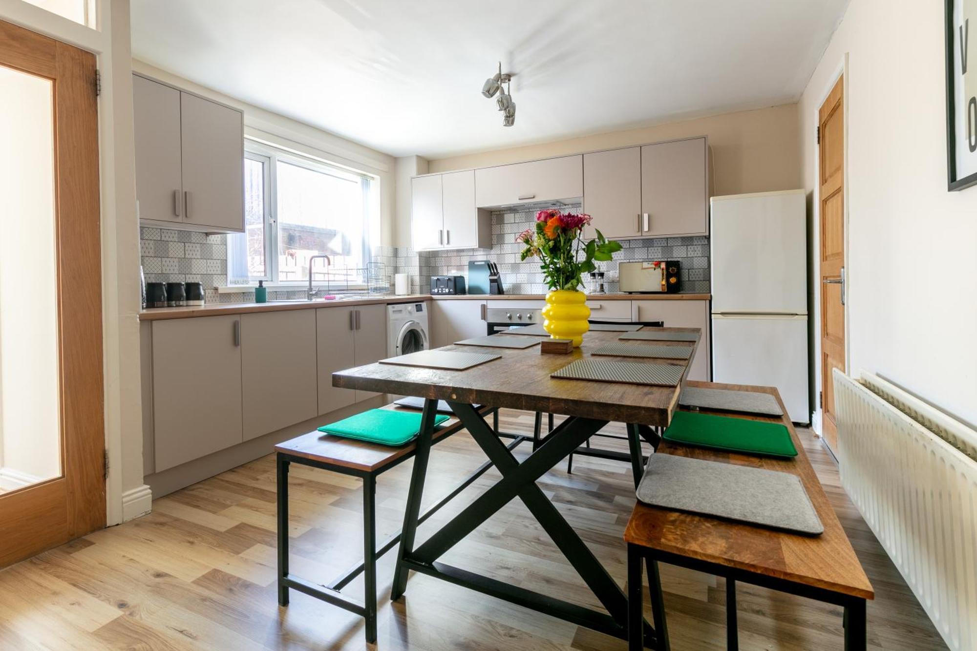 Holiday home Welcome To Belfast: Your Gateway To Unforgettable Memories! Spacious 3 Bedroom, Family Home.