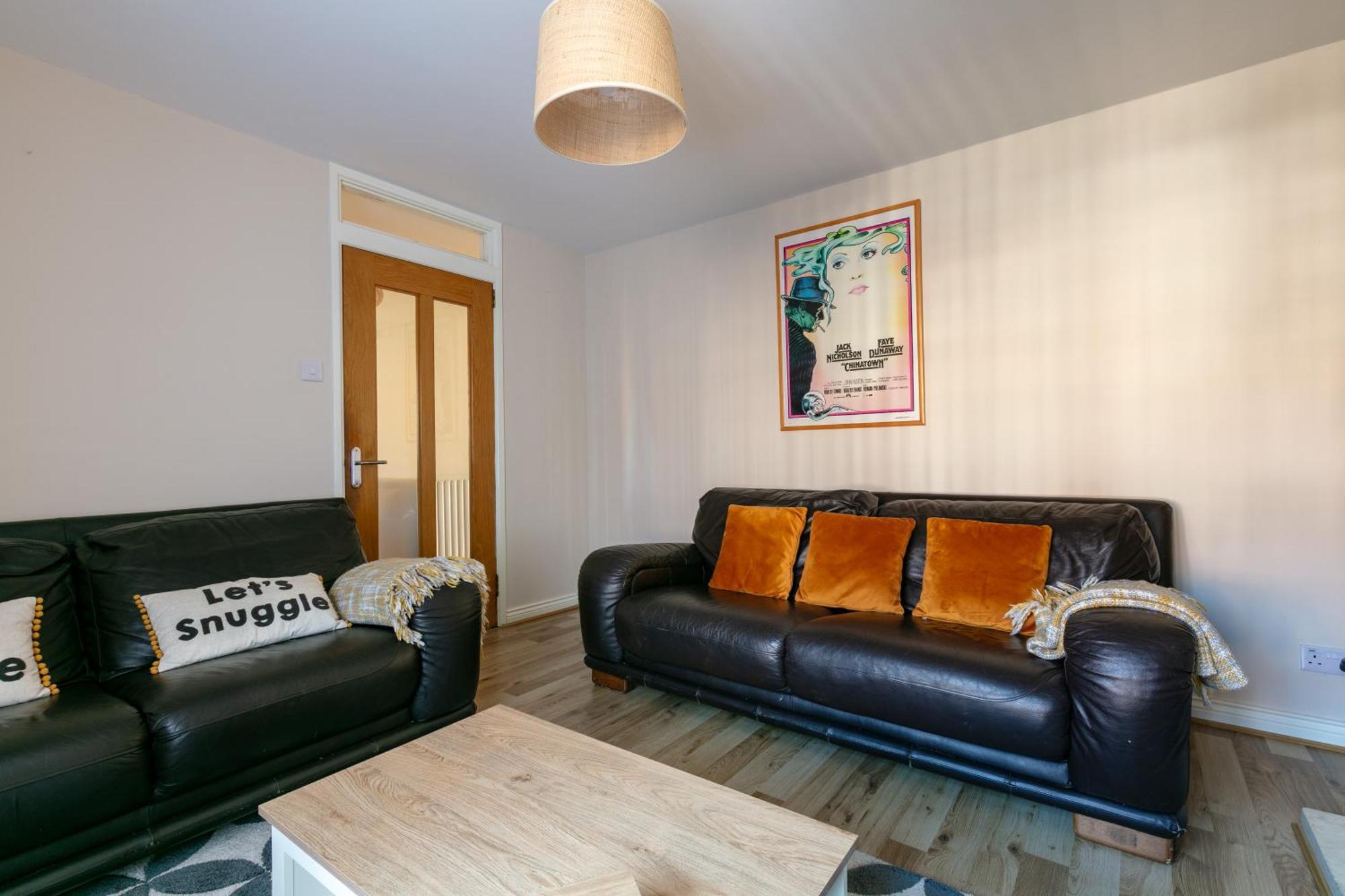 Welcome To Belfast: Your Gateway To Unforgettable Memories! Spacious 3 Bedroom, Family Home. * Belfast